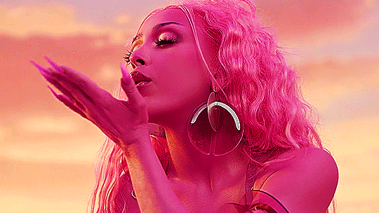 Doja Cat, Danny L. Harle feat. Caroline Polachek, Zara Larsson, The Last Dinner Party e mais
